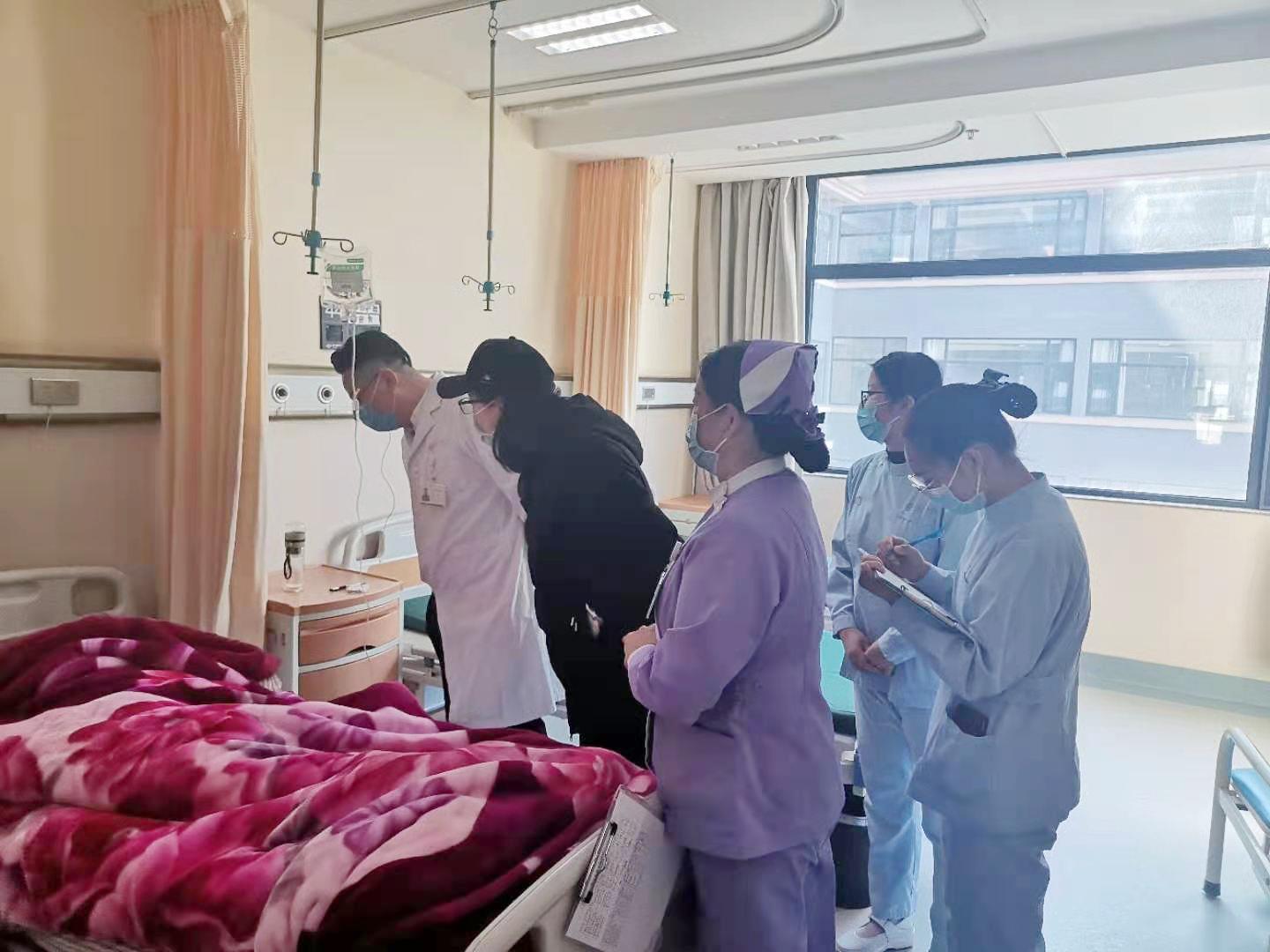 丽江肿瘤医院“优质服务月”在行动